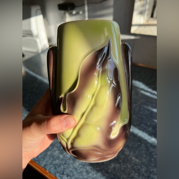 Royal Copley Leaf Vase - Picture 1 of 3